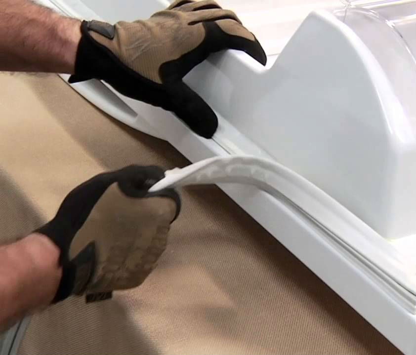 Kak Samostoyatelno Perevest Dver Na Holodilnike